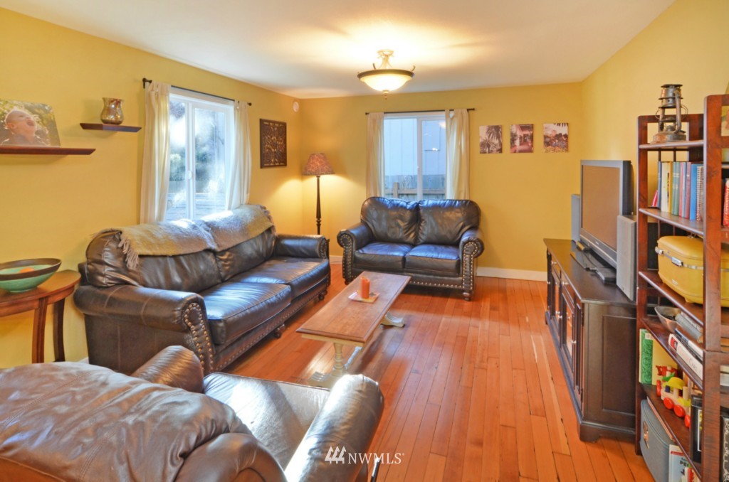 1316 Morgan Road Northwest Bremerton, WA 98312 - Photo 6 of 17 Gallery Image 6