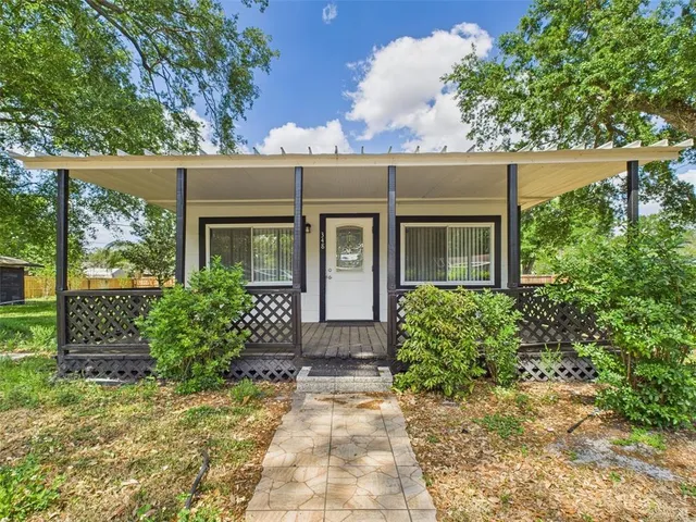 $1,600 | 348 Gordon Avenue, Dundee, FL 33838