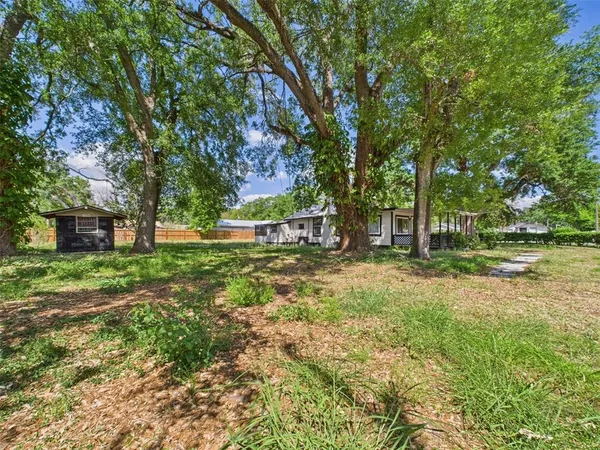 $1,600 | 348 Gordon Avenue, Dundee, FL 33838
