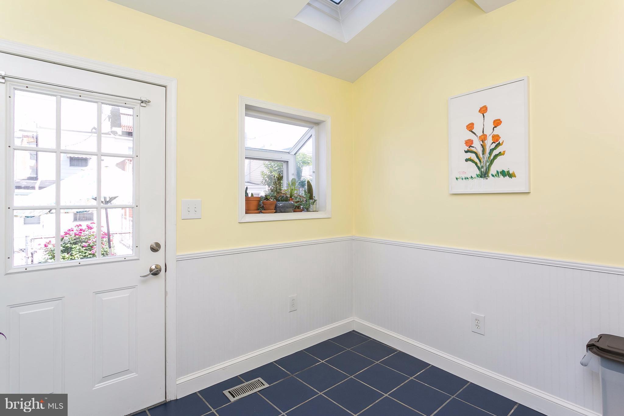 1511 Riverside Avenue Baltimore, MD 21230 - Photo 13 of 30 Bonus sunny room for office, den or play area