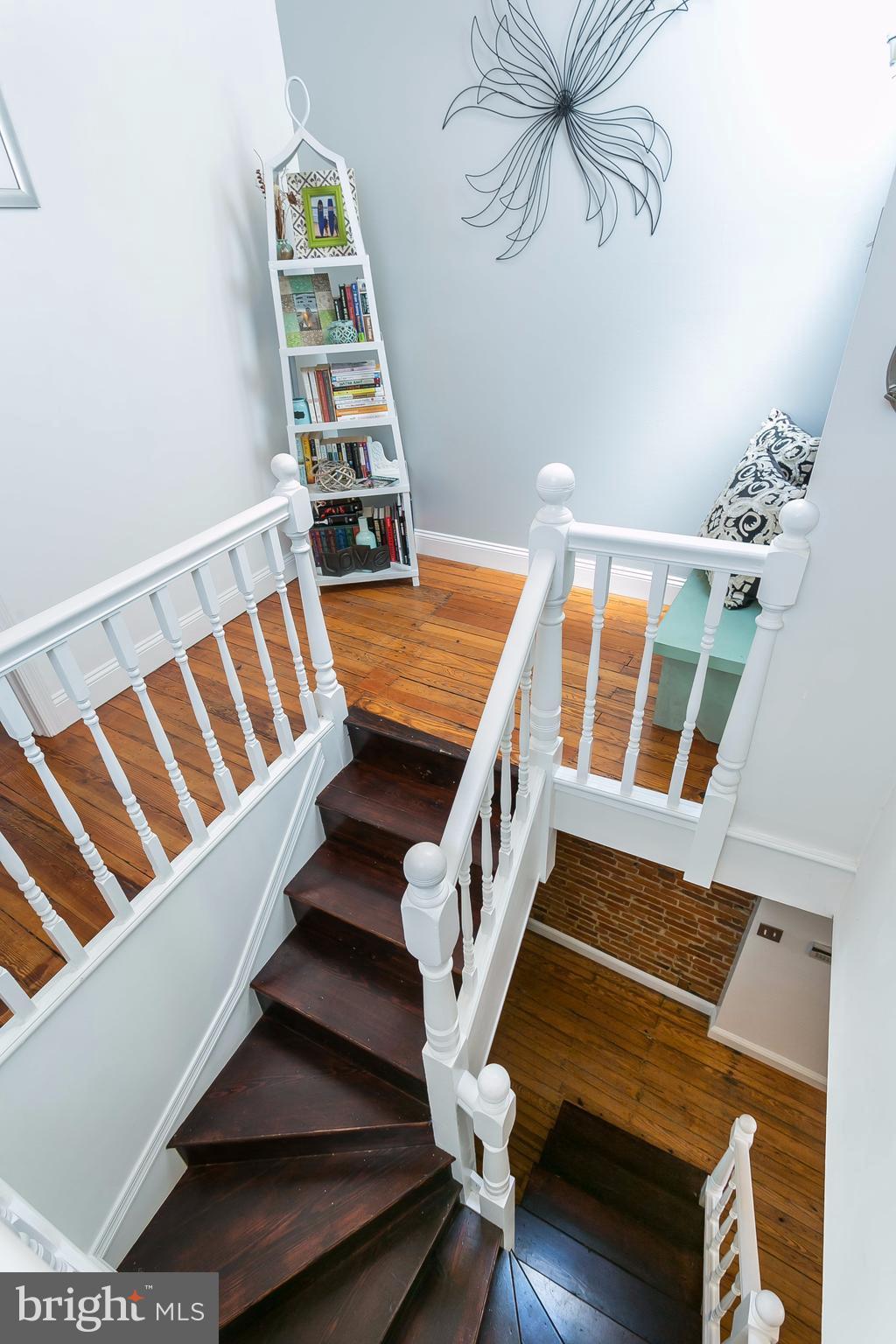 1511 Riverside Avenue Baltimore, MD 21230 - Photo 18 of 30 Stairway landing w reading nook!