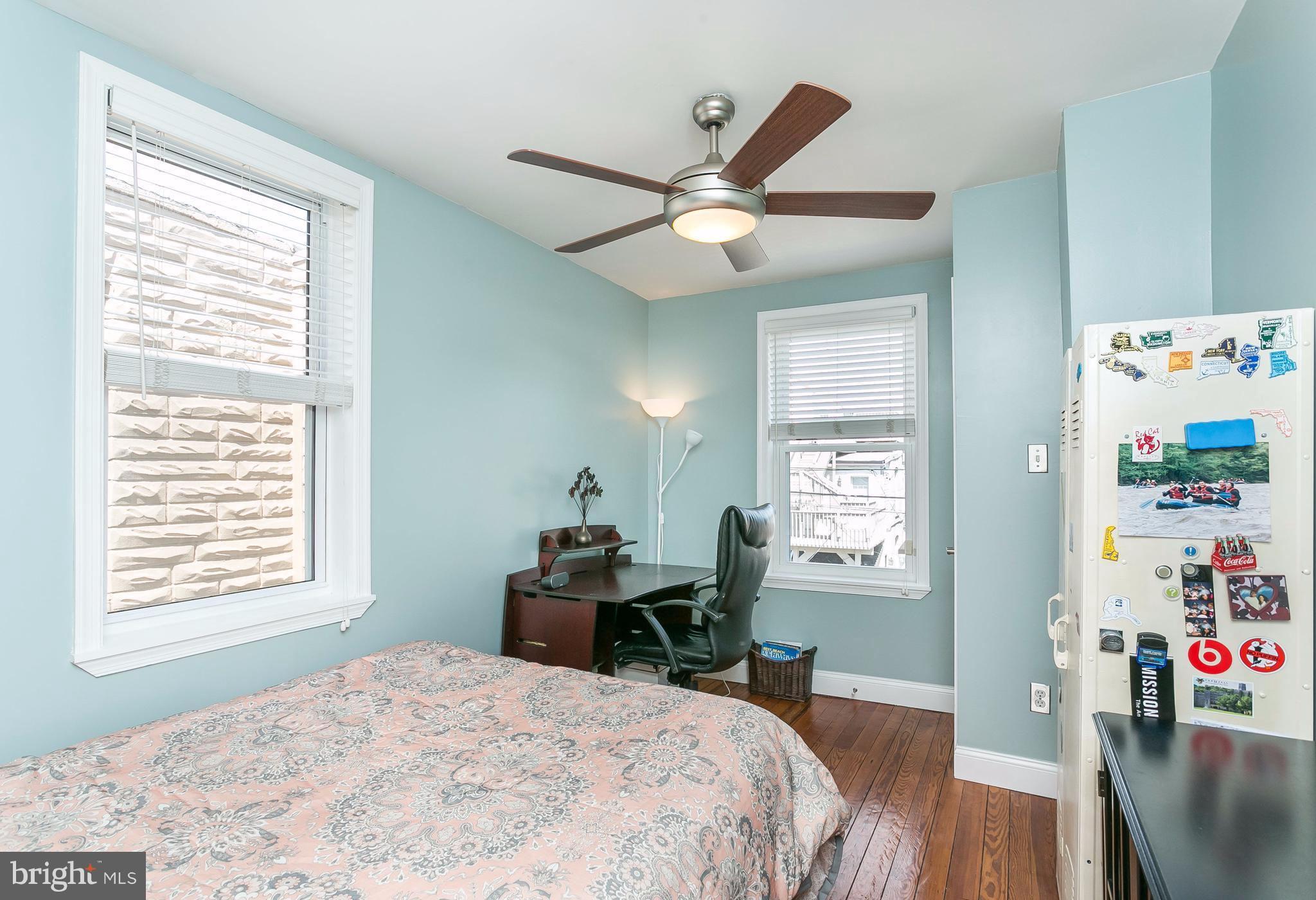 1511 Riverside Avenue Baltimore, MD 21230 - Photo 20 of 30 Spacious second bedroom w good light