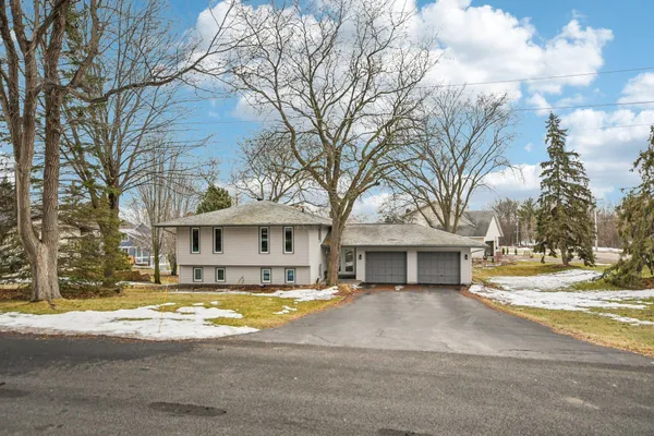 $937,500 | 3250 Williams Lane, Mound, MN 55364