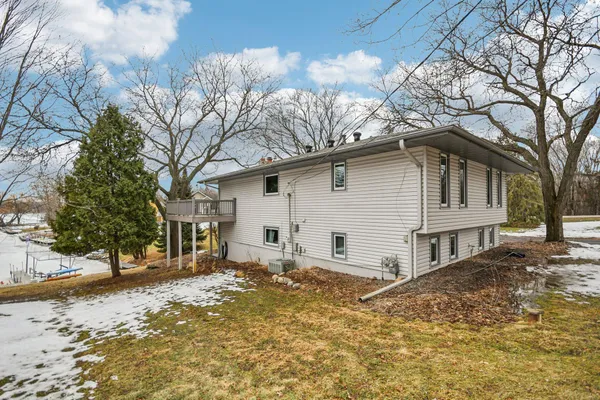 $937,500 | 3250 Williams Lane, Mound, MN 55364