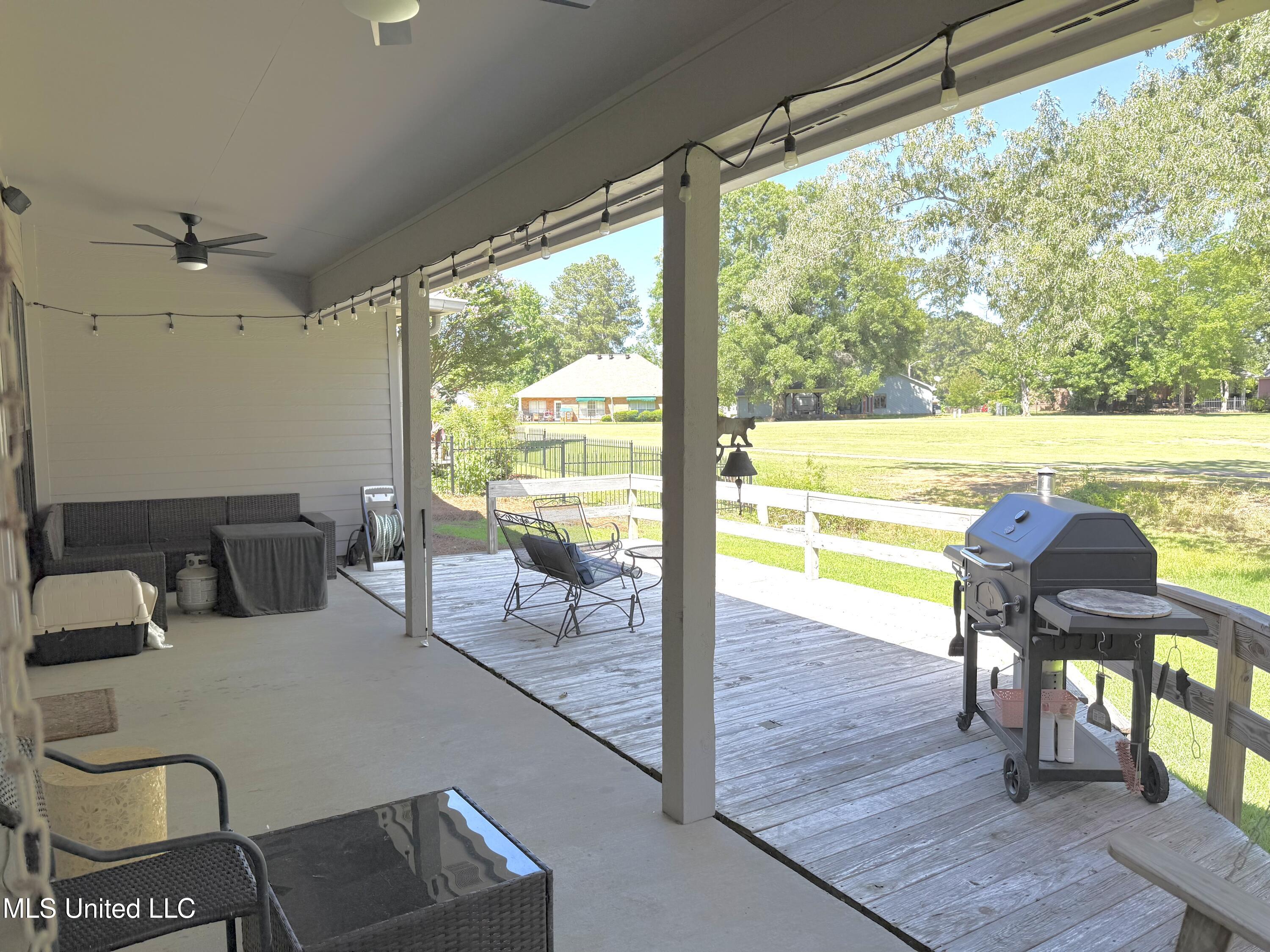 414 Spike Ridge Canton, MS 39046 - Photo 10 of 66 IMG_3572