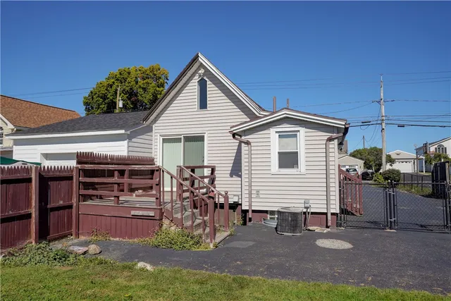 $174,900 | 2331 Edgemere Drive, Greece, NY 14612