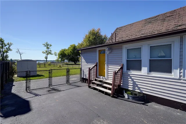 $174,900 | 2331 Edgemere Drive, Greece, NY 14612