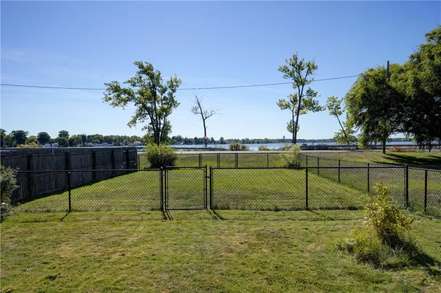 $174,900 | 2331 Edgemere Drive, Greece, NY 14612