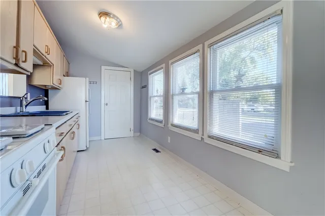 $174,900 | 2331 Edgemere Drive, Greece, NY 14612