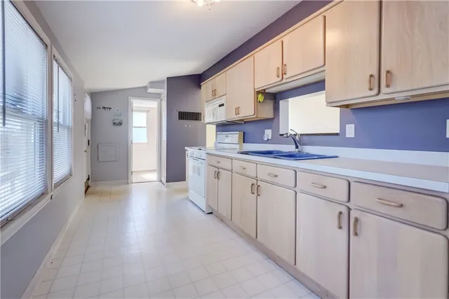 $174,900 | 2331 Edgemere Drive, Greece, NY 14612