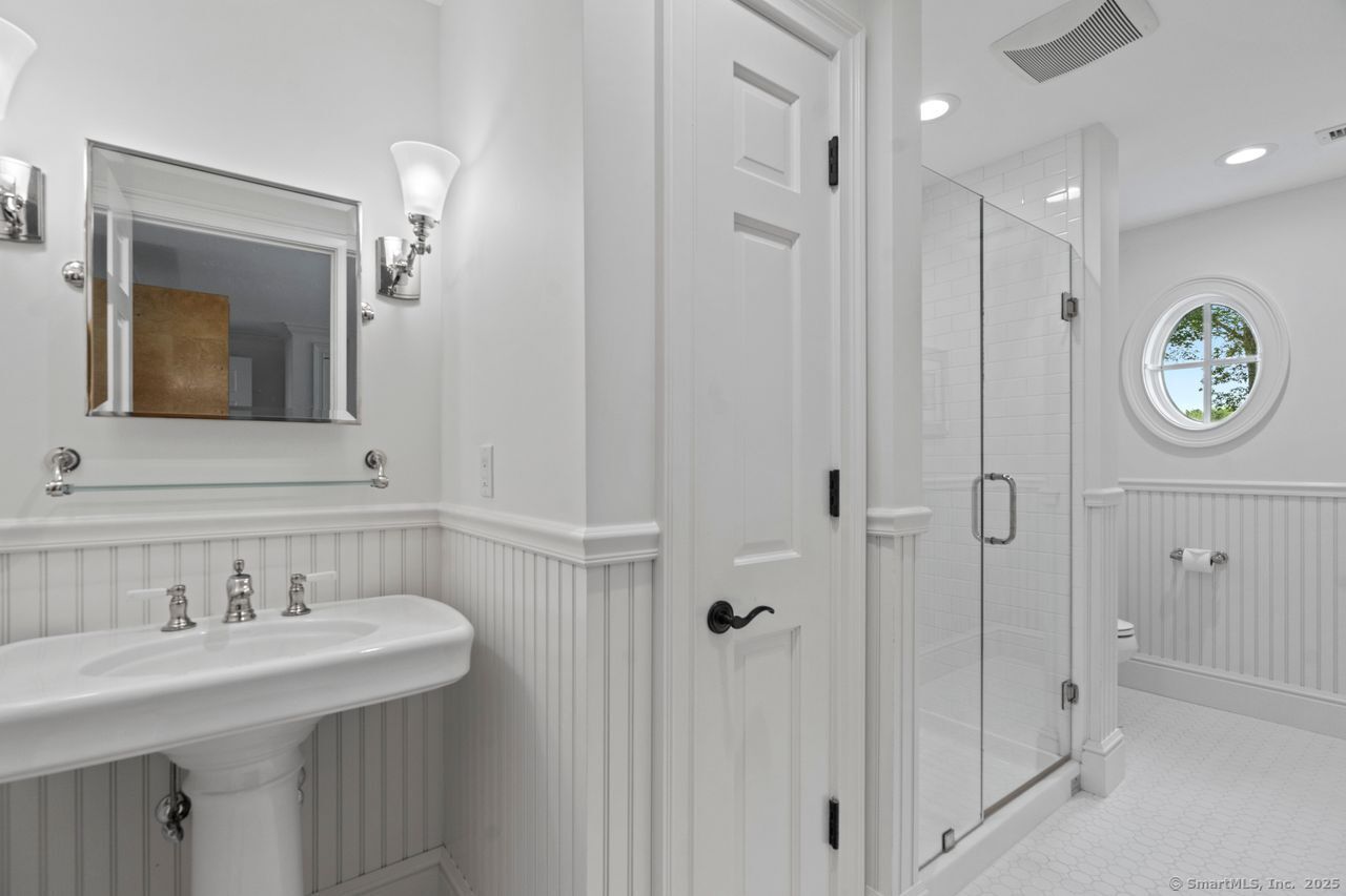 205 Fox Hopyard Road East Haddam, CT 06423 - Photo 31 of 40