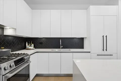 $645,000 | 1701 West Webster Avenue, Unit 601, Chicago, IL 60614