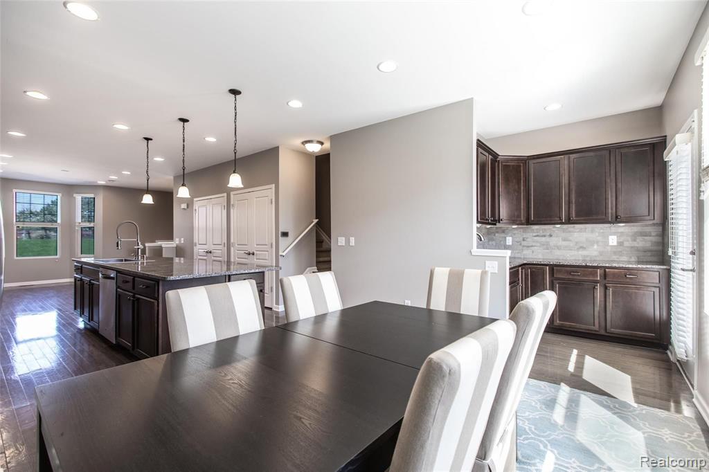 851 Barclay Circle Rochester Hills, MI 48307 - Photo 6 of 22