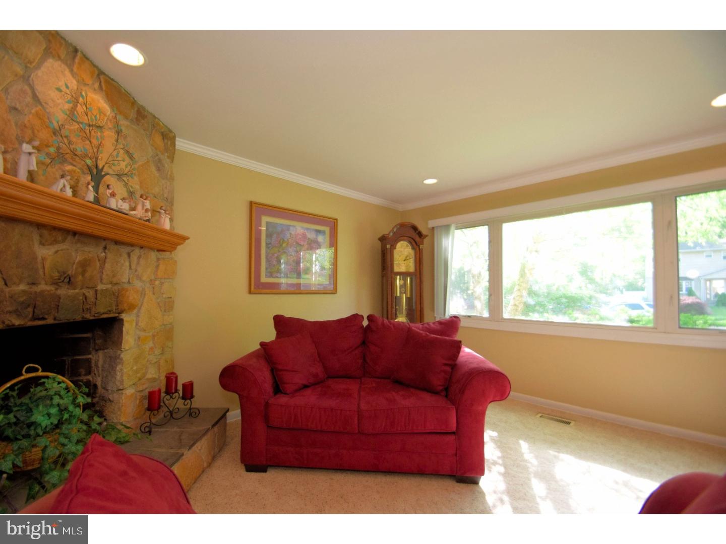 171 Windmill Road Willow Grove, PA 19090 - Photo 4 of 25 Gallery Image 4