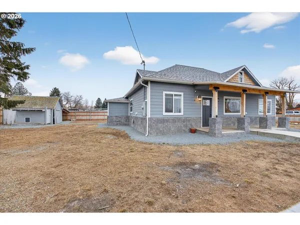 $309,900 | 1545 3rd Street, Haines, OR 97833