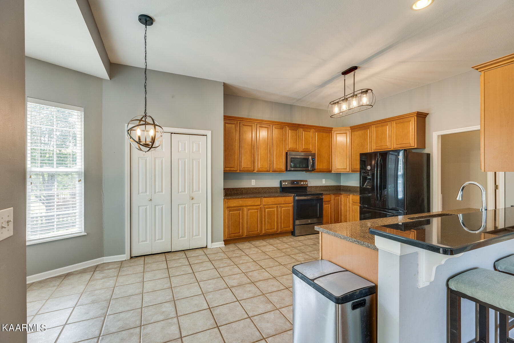 1131 Garrison Ridge Boulevard Knoxville, TN 37922 - Photo 12 of 35 012