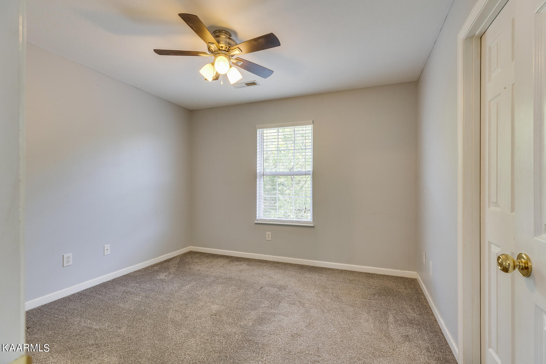 1131 Garrison Ridge Boulevard Knoxville, TN 37922 - Photo 27 of 35 027