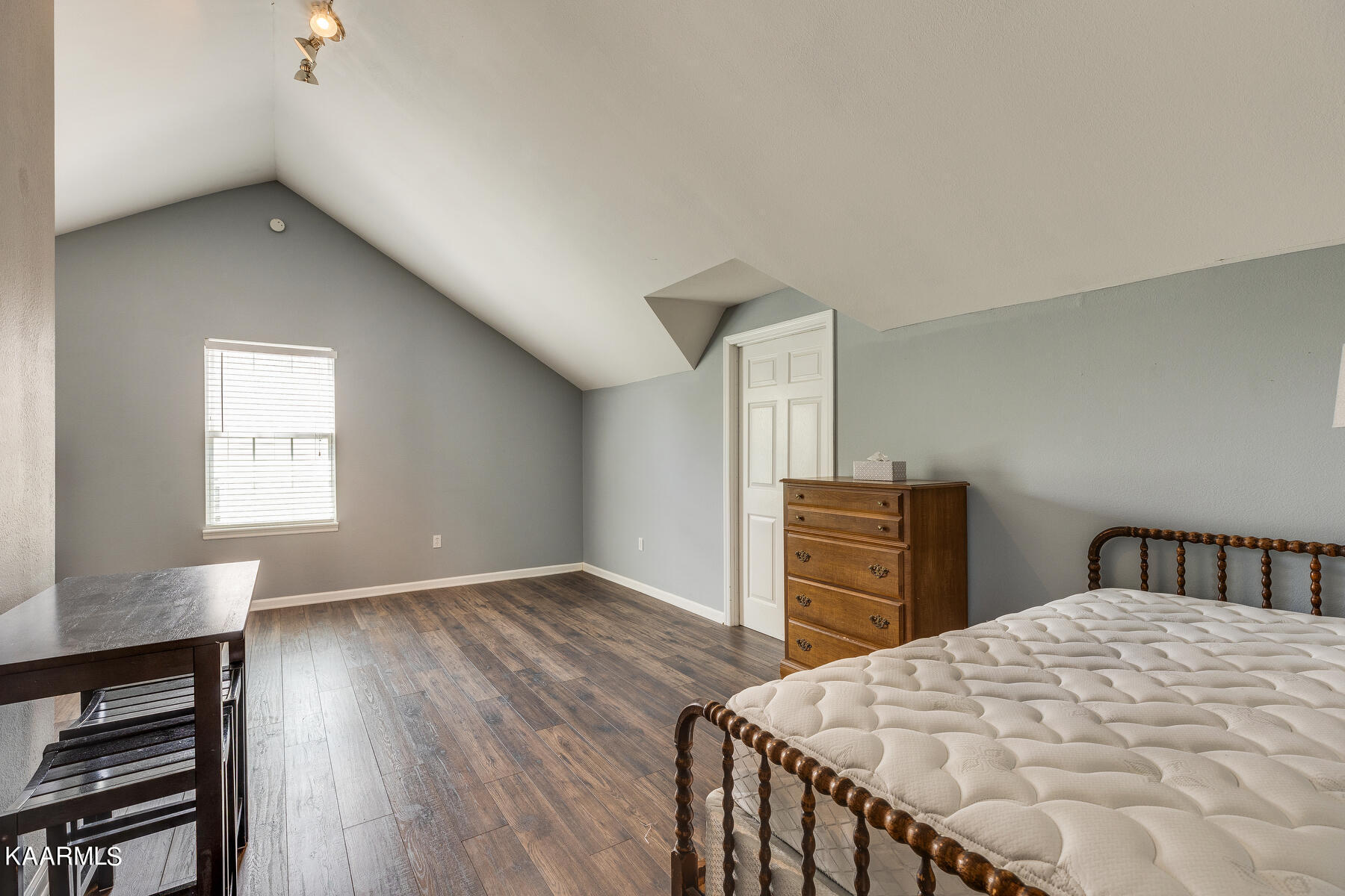 1131 Garrison Ridge Boulevard Knoxville, TN 37922 - Photo 30 of 35 030