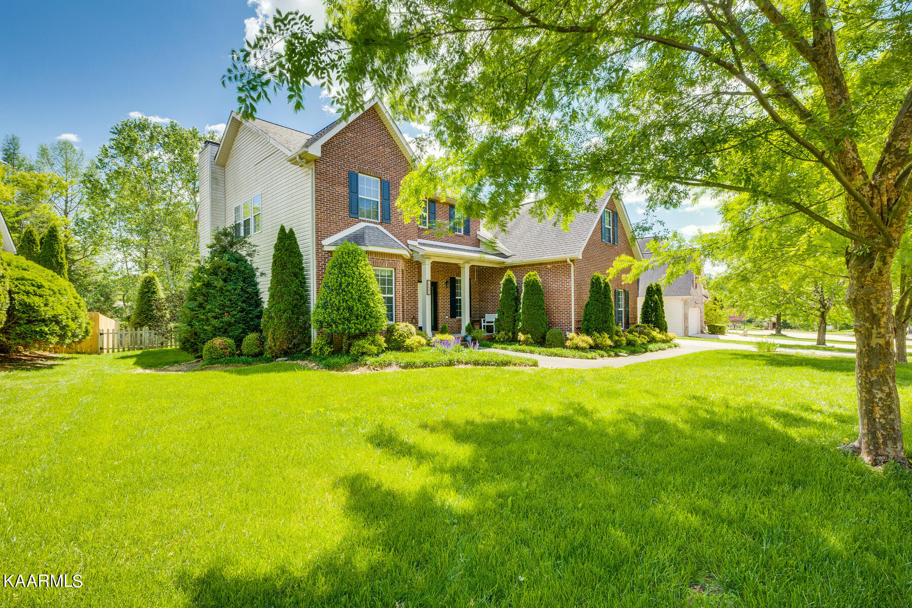 1131 Garrison Ridge Boulevard Knoxville, TN 37922 - Photo 3 of 35 003