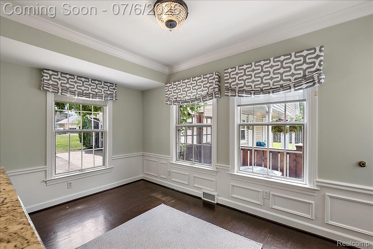 1051 Devonshire Road Grosse Pointe, MI 48230 - Photo 11 of 98 055-1051 Devonshire-54.jpg