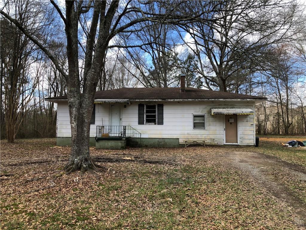 584 Bethlehem Road Rockmart, GA 30153 - Photo 1 of 1 a front view of a house with a garden