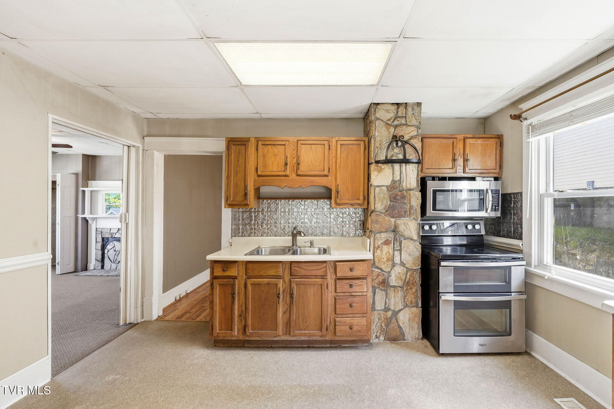 310 Pine Street Erwin, TN 37650 - Photo 12 of 23 Kitchen