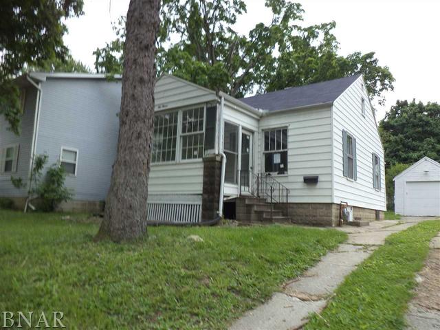 212 West Division Street Bloomington, IL 61701 - Photo 10 of 10 a view of a house with a yard