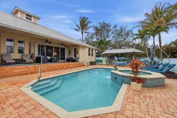 $1,200,000 | 2412 Southeast St Lucie Boulevard, Stuart, FL 34996