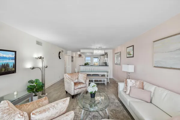 $4,999 | 750 North Ocean Boulevard, Unit 1507, Pompano Beach, FL 33062