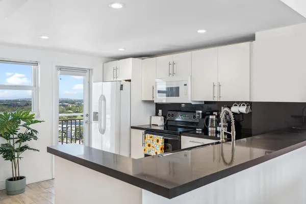 $4,999 | 750 North Ocean Boulevard, Unit 1507, Pompano Beach, FL 33062