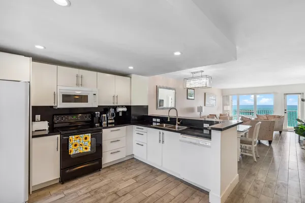 $4,999 | 750 North Ocean Boulevard, Unit 1507, Pompano Beach, FL 33062