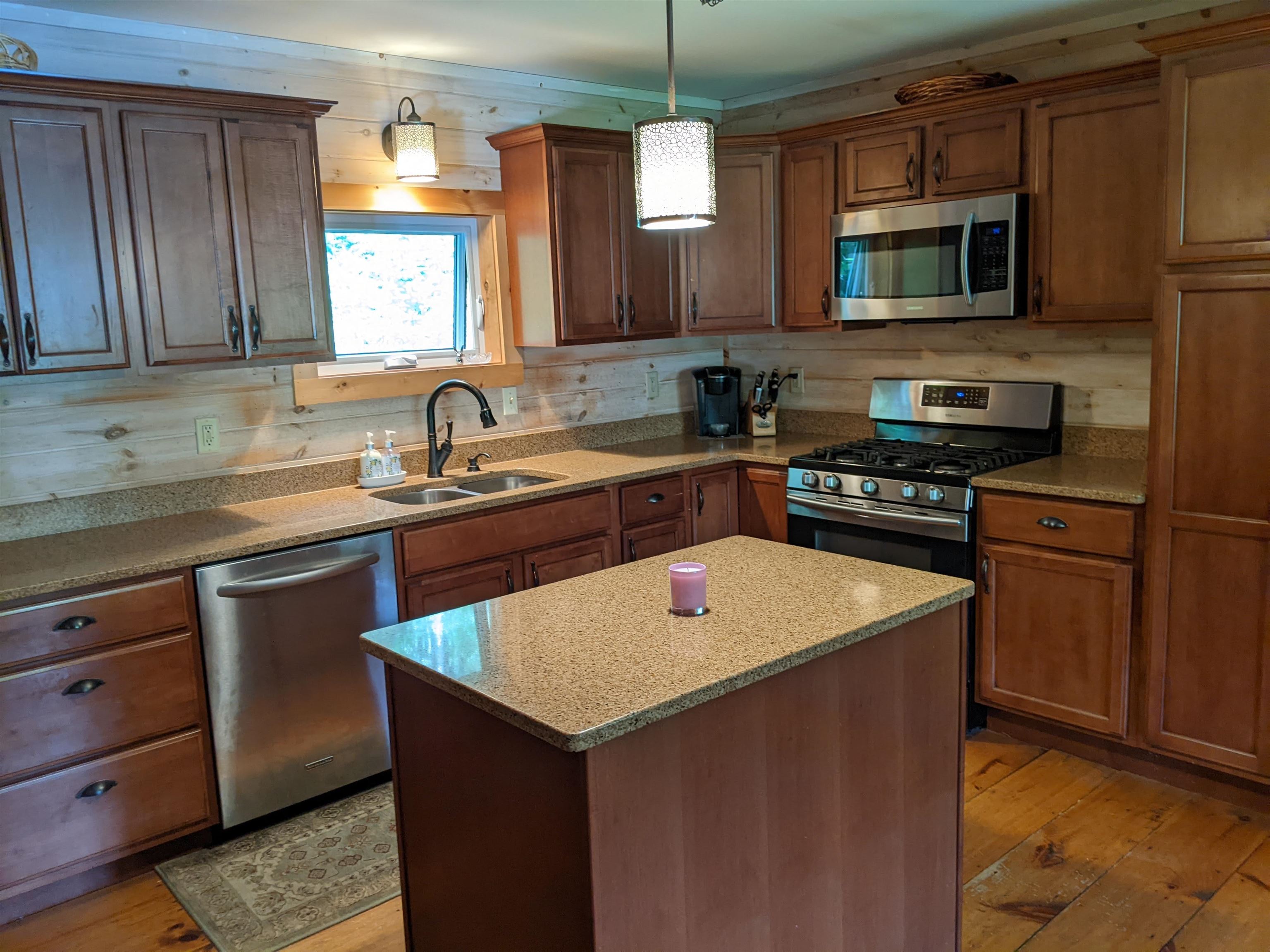2327 Trestle Road Danville, VT 05828 - Photo 10 of 36