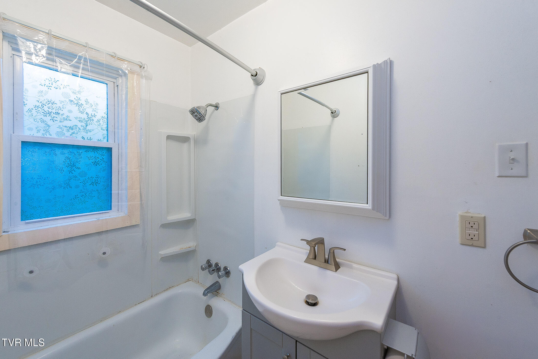 128 Beacon Street Gate City, VA 24251 - Photo 9 of 20 bathroom