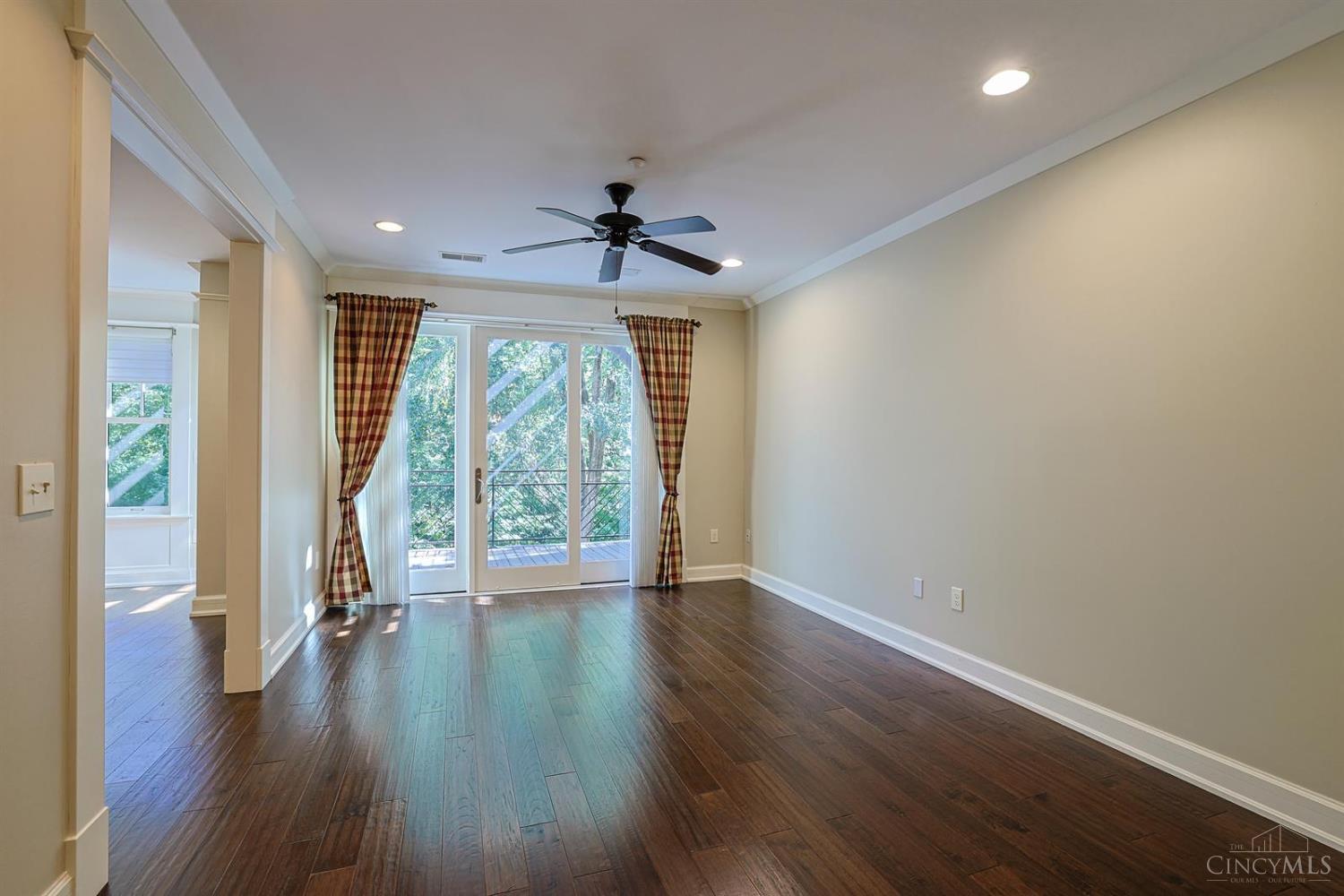 3942 Miami Road, Unit 203 Cincinnati, OH 45227 - Photo 7 of 39 Gallery Image 7