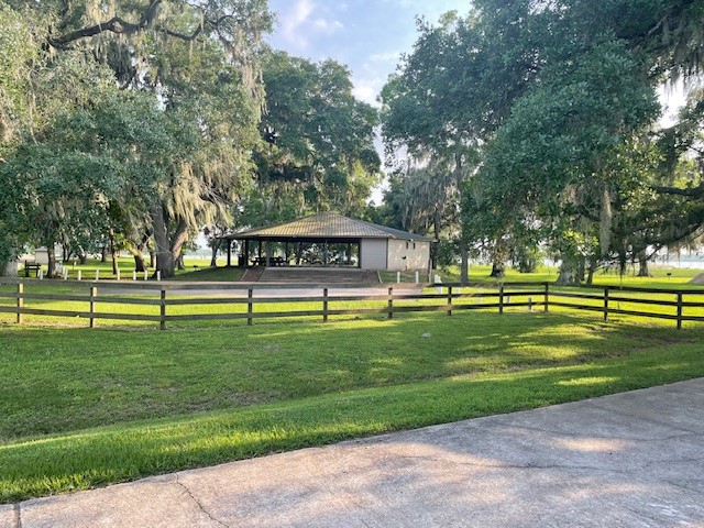 178 Horse Shoe Trail Angleton, TX 77515 - Photo 2 of 7 Clubhouse for exclusive use of residents