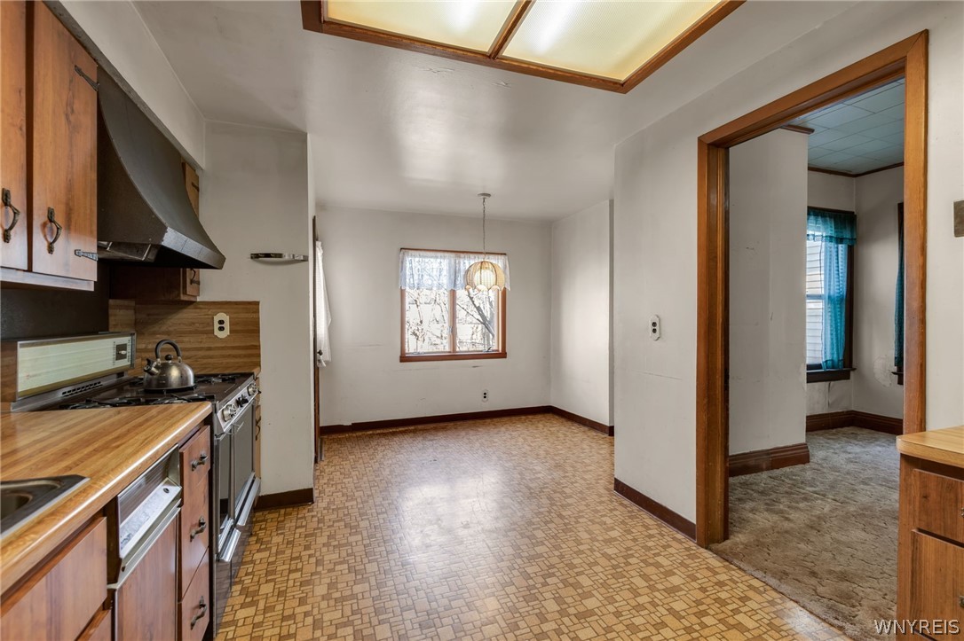 364 West Delavan Avenue Buffalo, NY 14213 - Photo 12 of 32