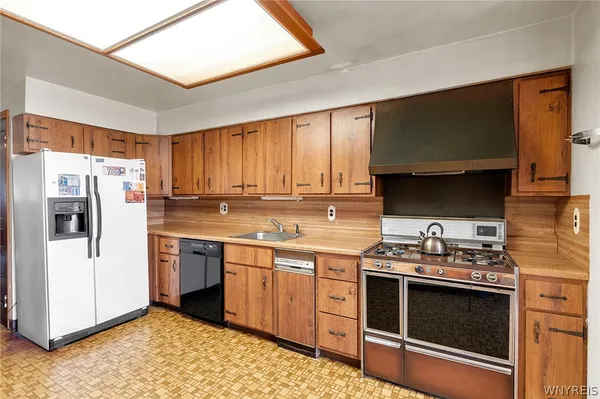 $229,000 | 364 West Delavan Avenue, Buffalo, NY 14213