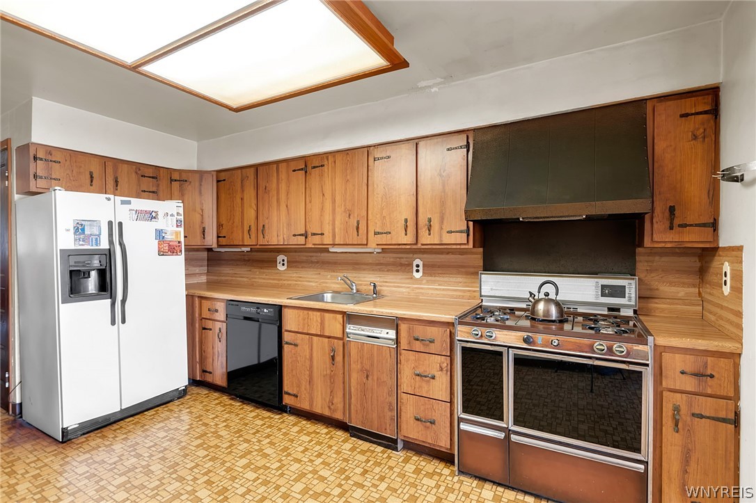 364 West Delavan Avenue Buffalo, NY 14213 - Photo 13 of 32