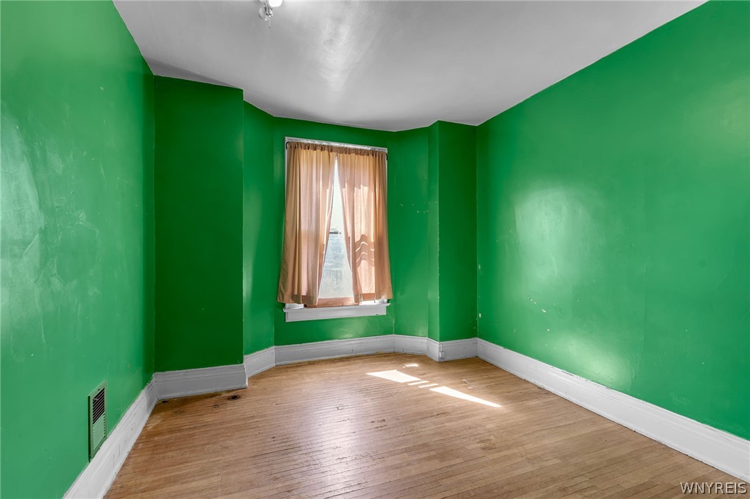 364 West Delavan Avenue Buffalo, NY 14213 - Photo 21 of 32