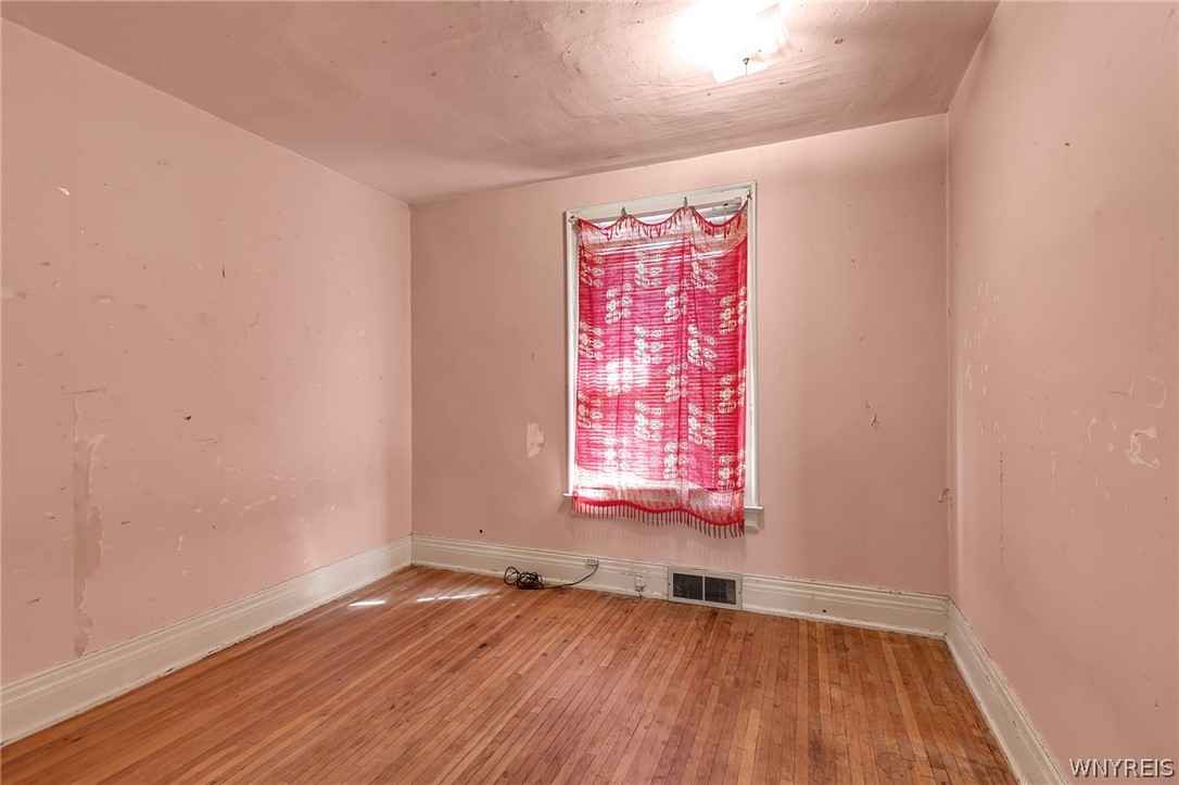 364 West Delavan Avenue Buffalo, NY 14213 - Photo 23 of 32