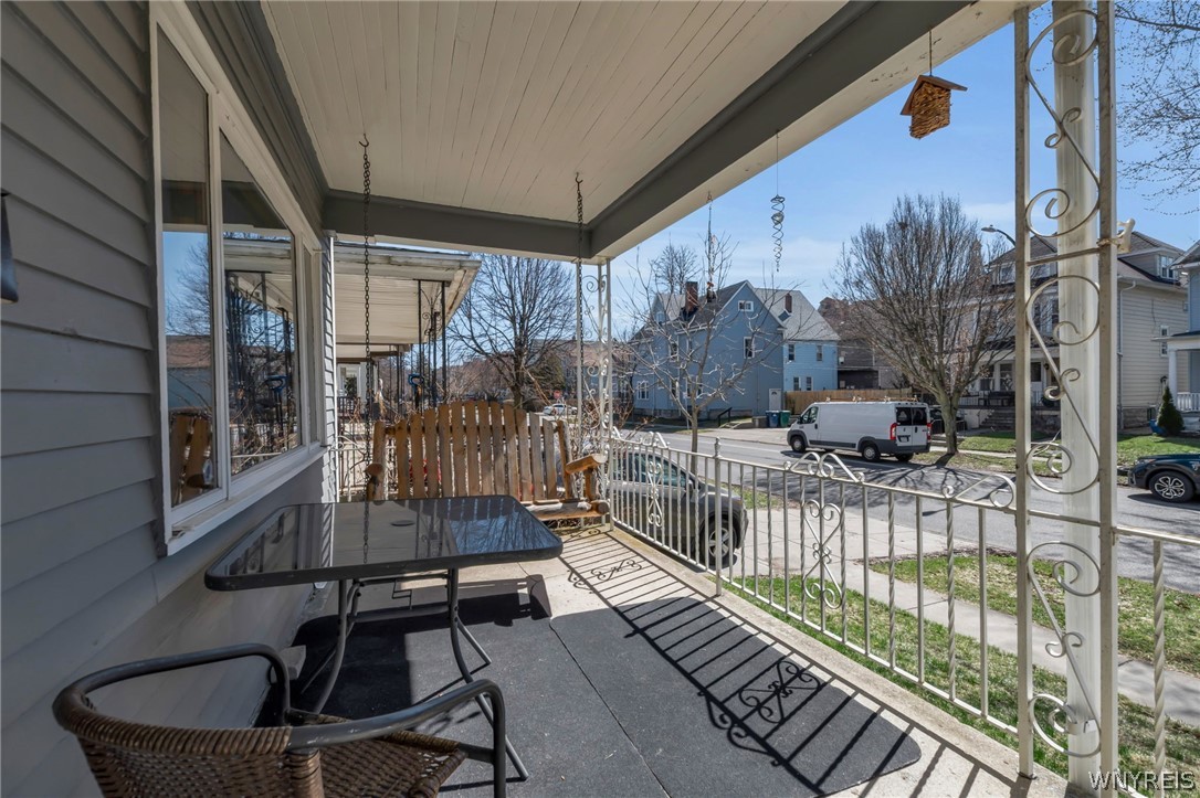 364 West Delavan Avenue Buffalo, NY 14213 - Photo 3 of 32