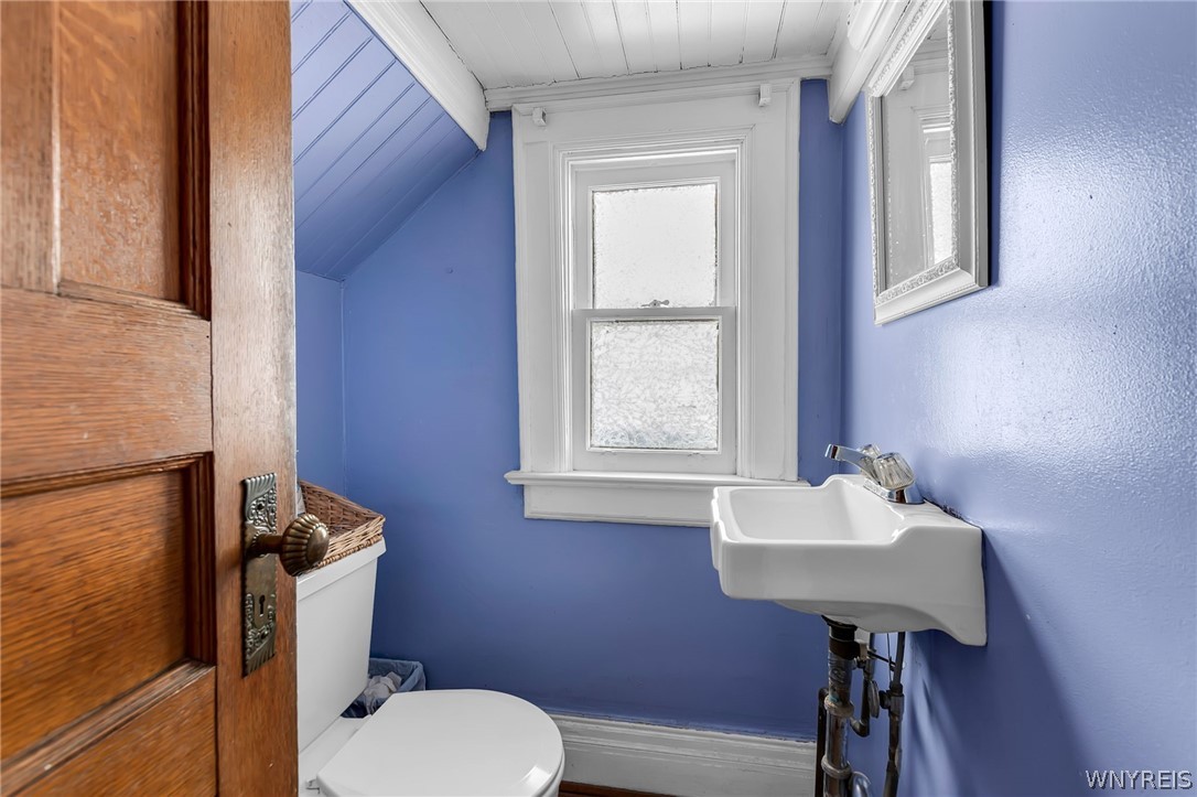 364 West Delavan Avenue Buffalo, NY 14213 - Photo 10 of 32