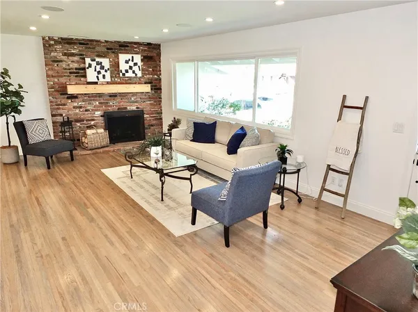 $1,890,000 | 2443 Fordham Drive, Costa Mesa, CA 92626