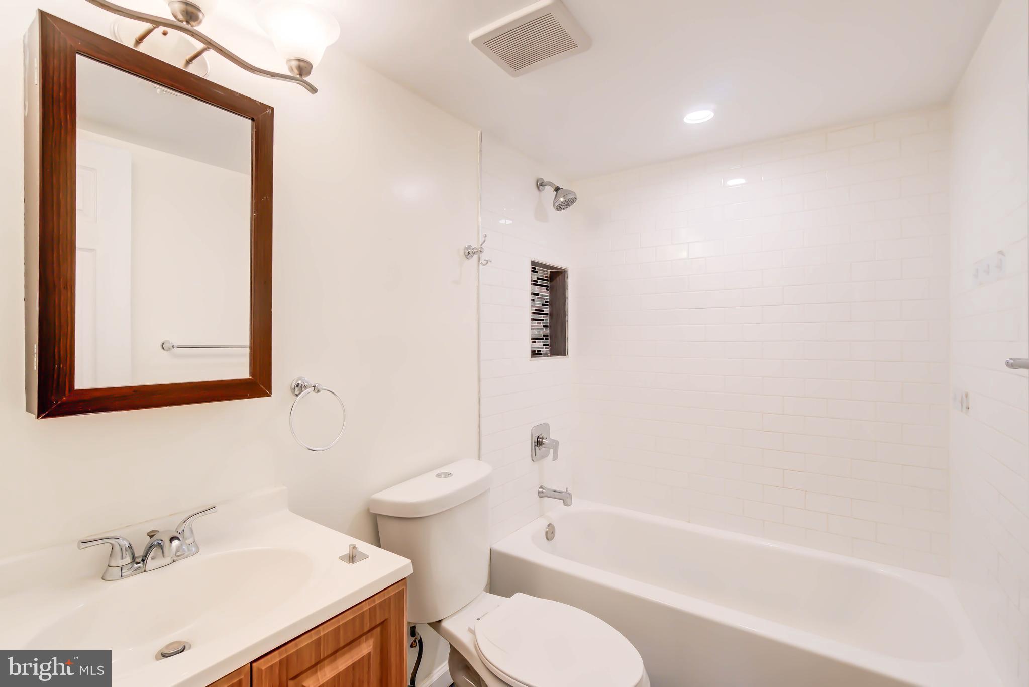 900 24th Street Northwest, Unit D Washington, DC 20037 - Photo 17 of 24 Upstairs Full Bathroom