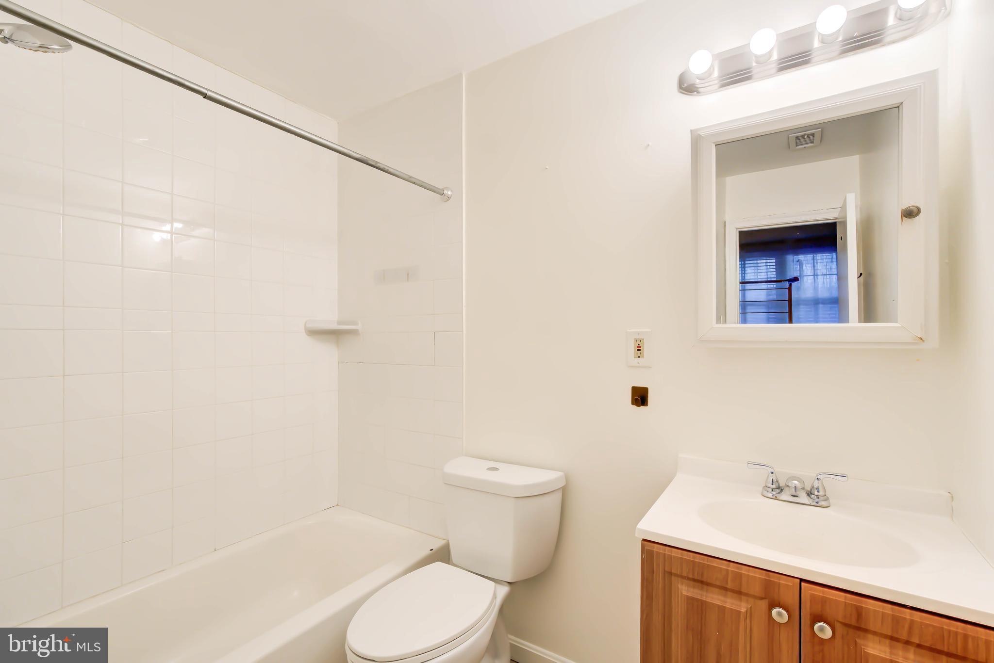 900 24th Street Northwest, Unit D Washington, DC 20037 - Photo 19 of 24 Downstairs Full Bathroom