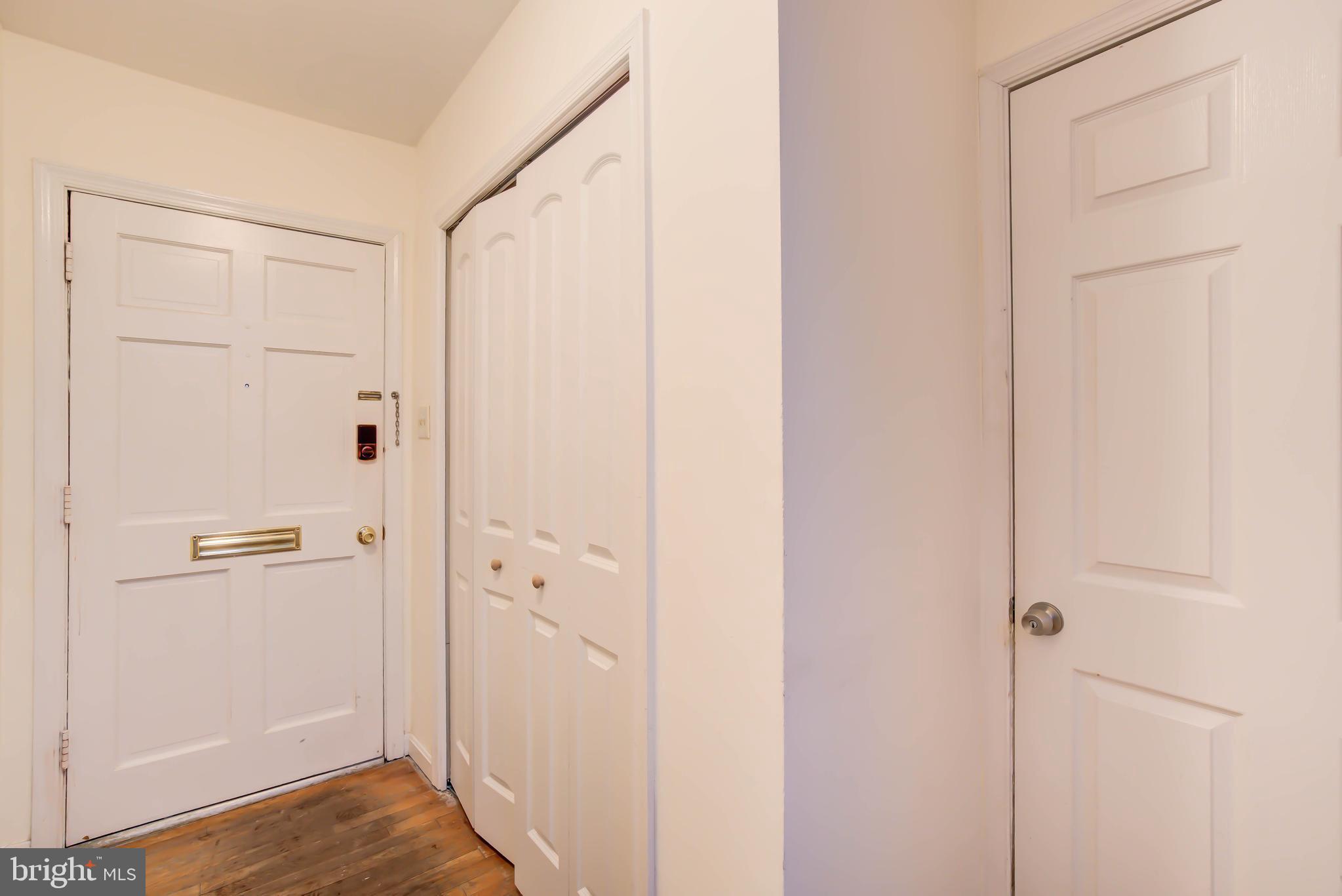 900 24th Street Northwest, Unit D Washington, DC 20037 - Photo 21 of 24 Foyer