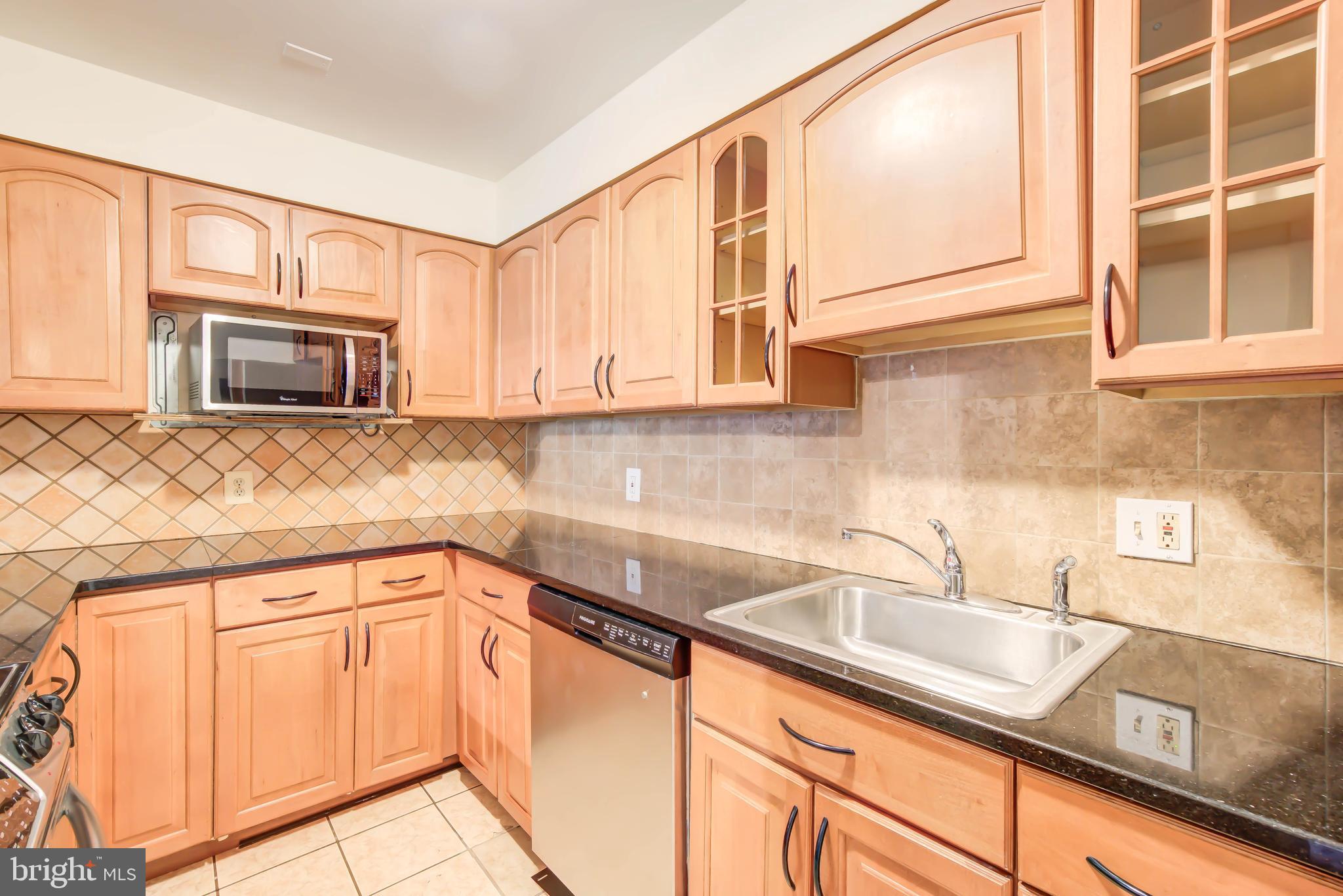 900 24th Street Northwest, Unit D Washington, DC 20037 - Photo 3 of 24