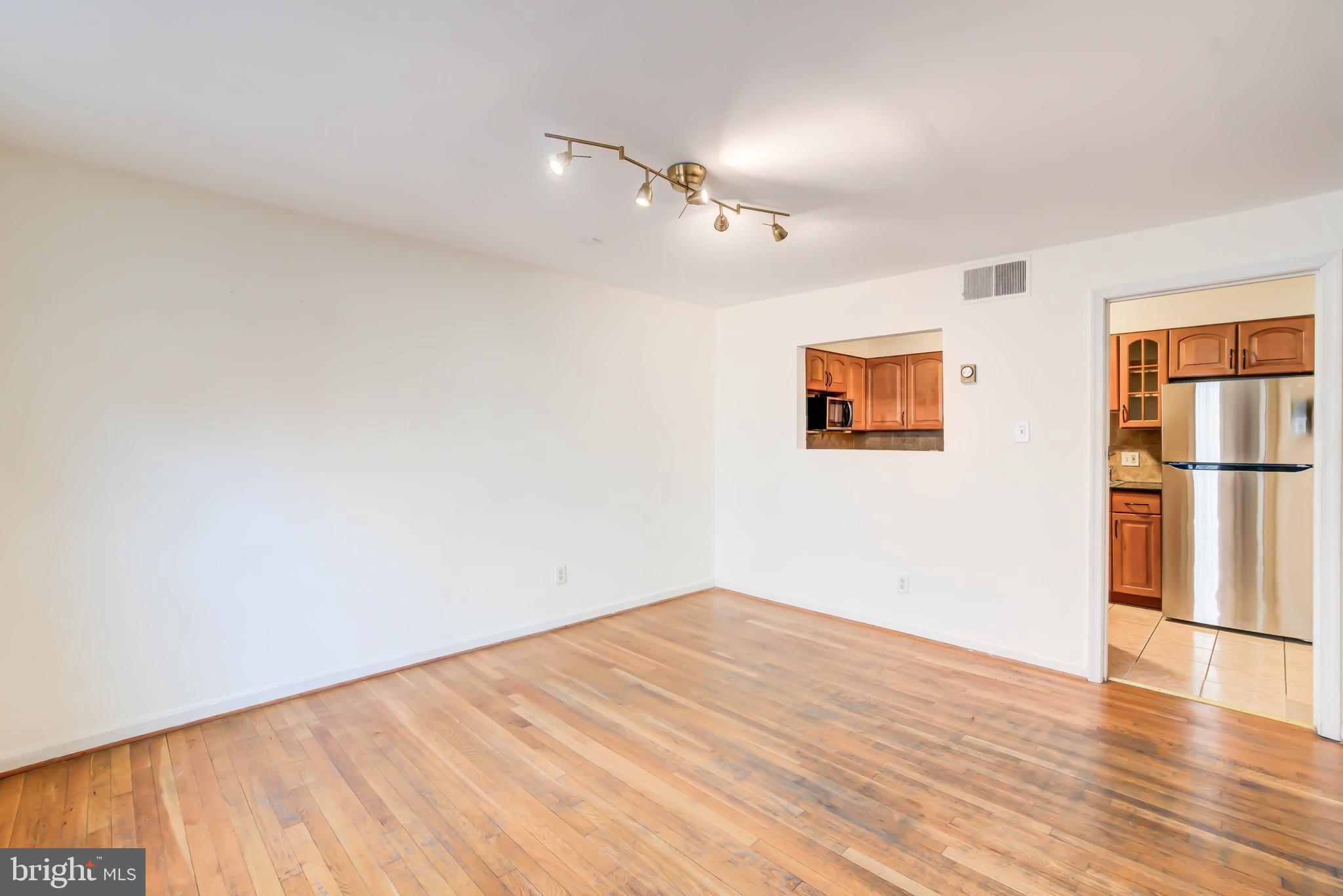 900 24th Street Northwest, Unit D Washington, DC 20037 - Photo 8 of 24