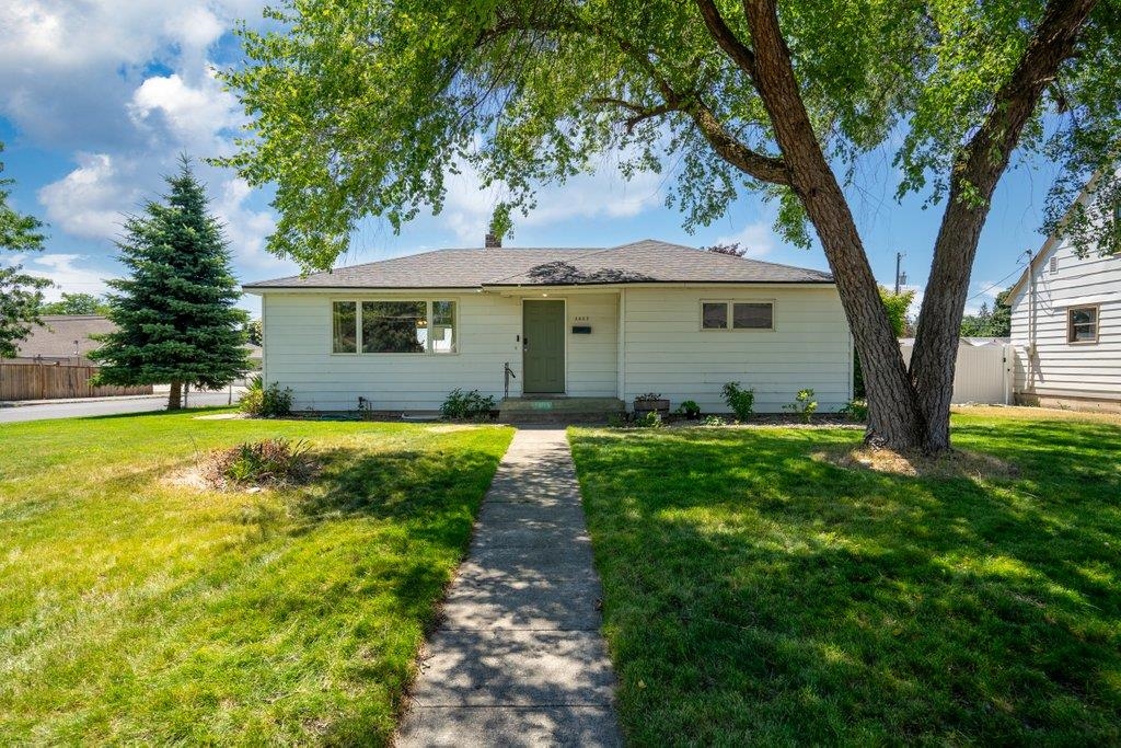 2803 West Sanson Avenue Spokane, WA 99205 - Photo 2 of 33