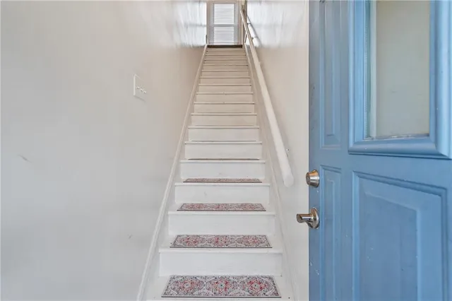 $2,400 | 215 Center Avenue, Pittsburgh, PA 15202